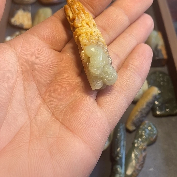 修***缘岫岩河磨玉（透闪石质玉）未镶嵌颈饰