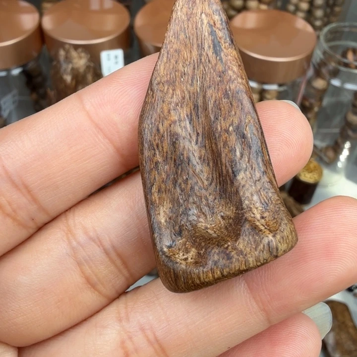 沉香沉香碎屑芽庄九九沉 3.8 克