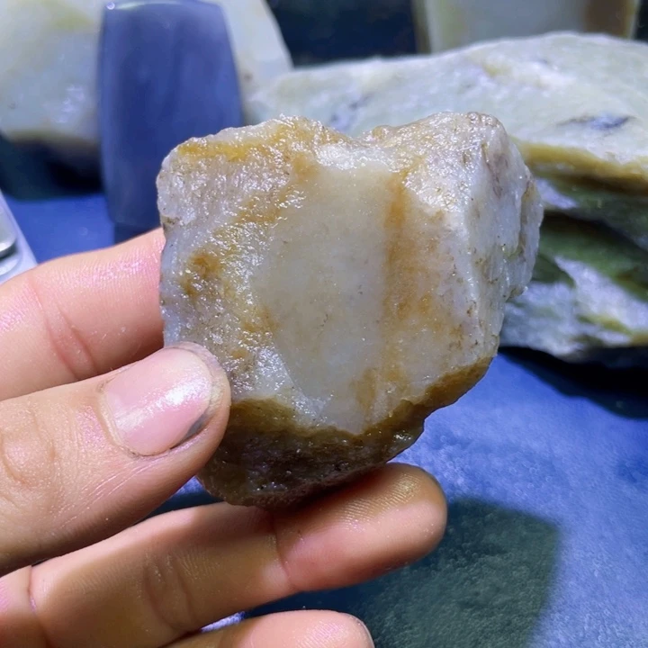 和田玉未镶嵌珠宝半成品