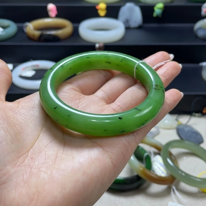 和田玉（碧玉）未镶嵌手镯俄碧苹果绿