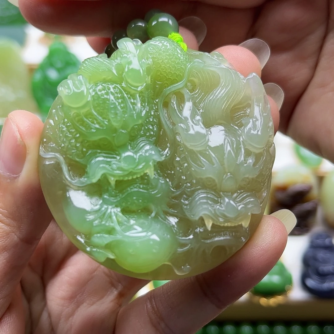颈饰未镶嵌和田玉翠青