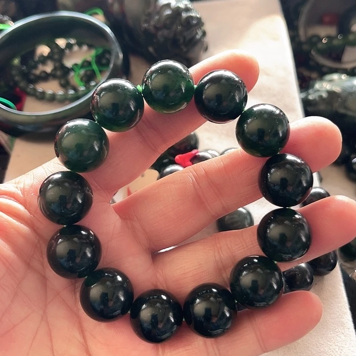 *****蛇纹石玉未镶嵌颈饰