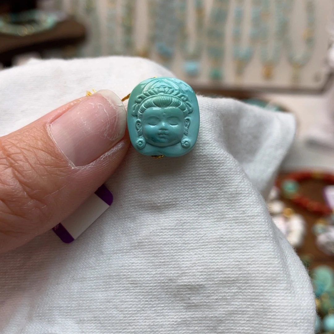 绿松石雕刻件未镶嵌