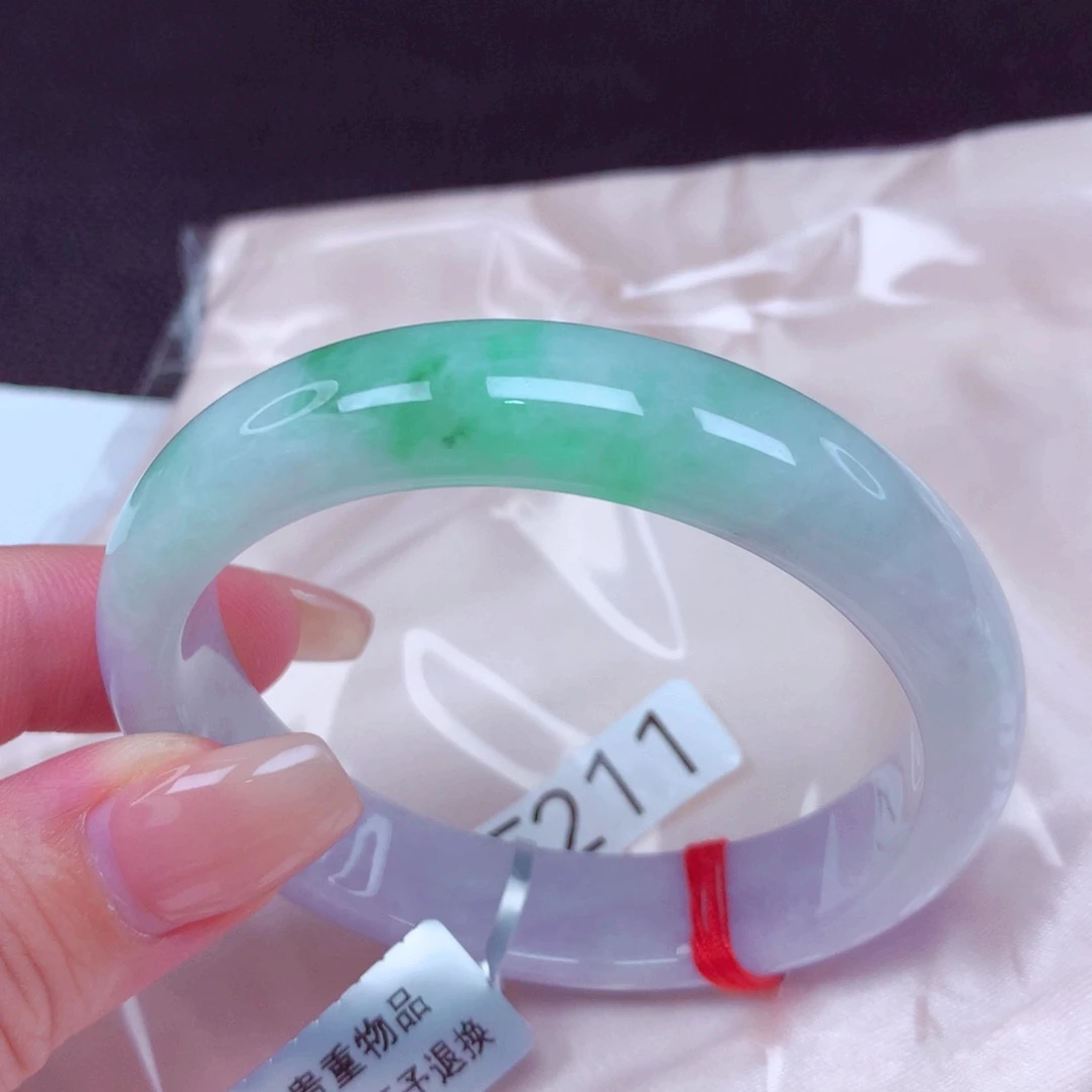 翡翠手镯未镶嵌手镯