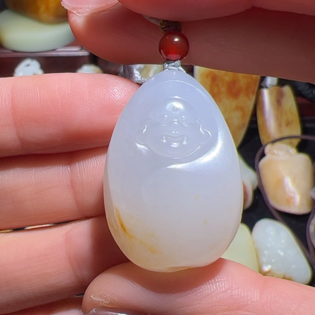 和田玉未镶嵌把件