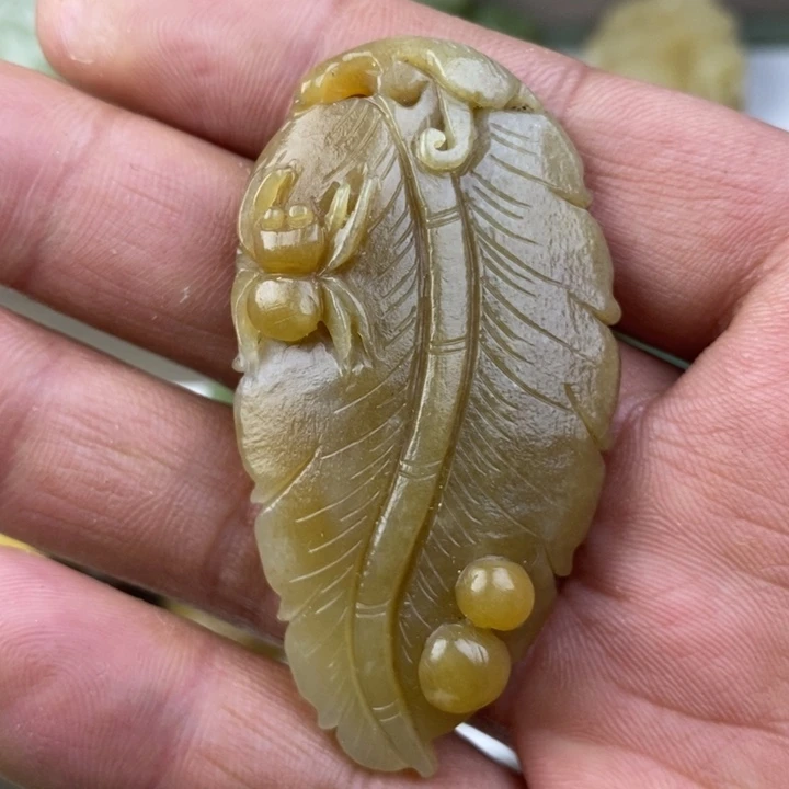 和田玉（糖玉）未镶嵌颈饰