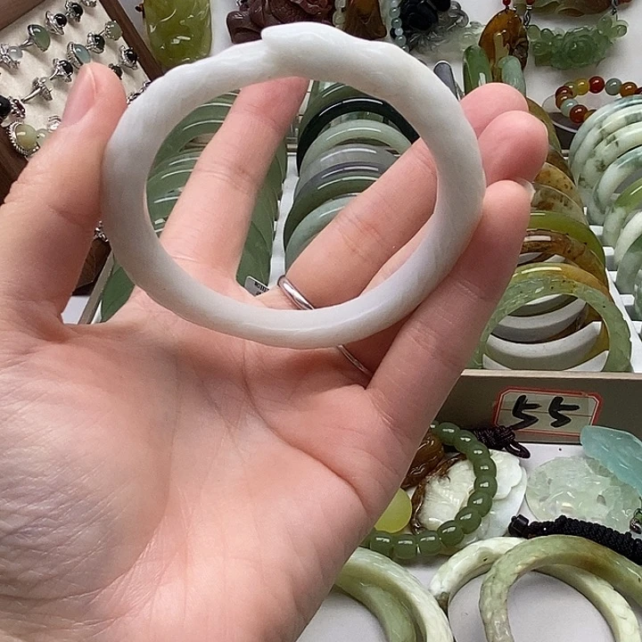蛇纹石玉手镯未镶嵌岫玉11