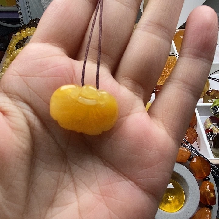 未镶嵌琥珀裸石手机挂件