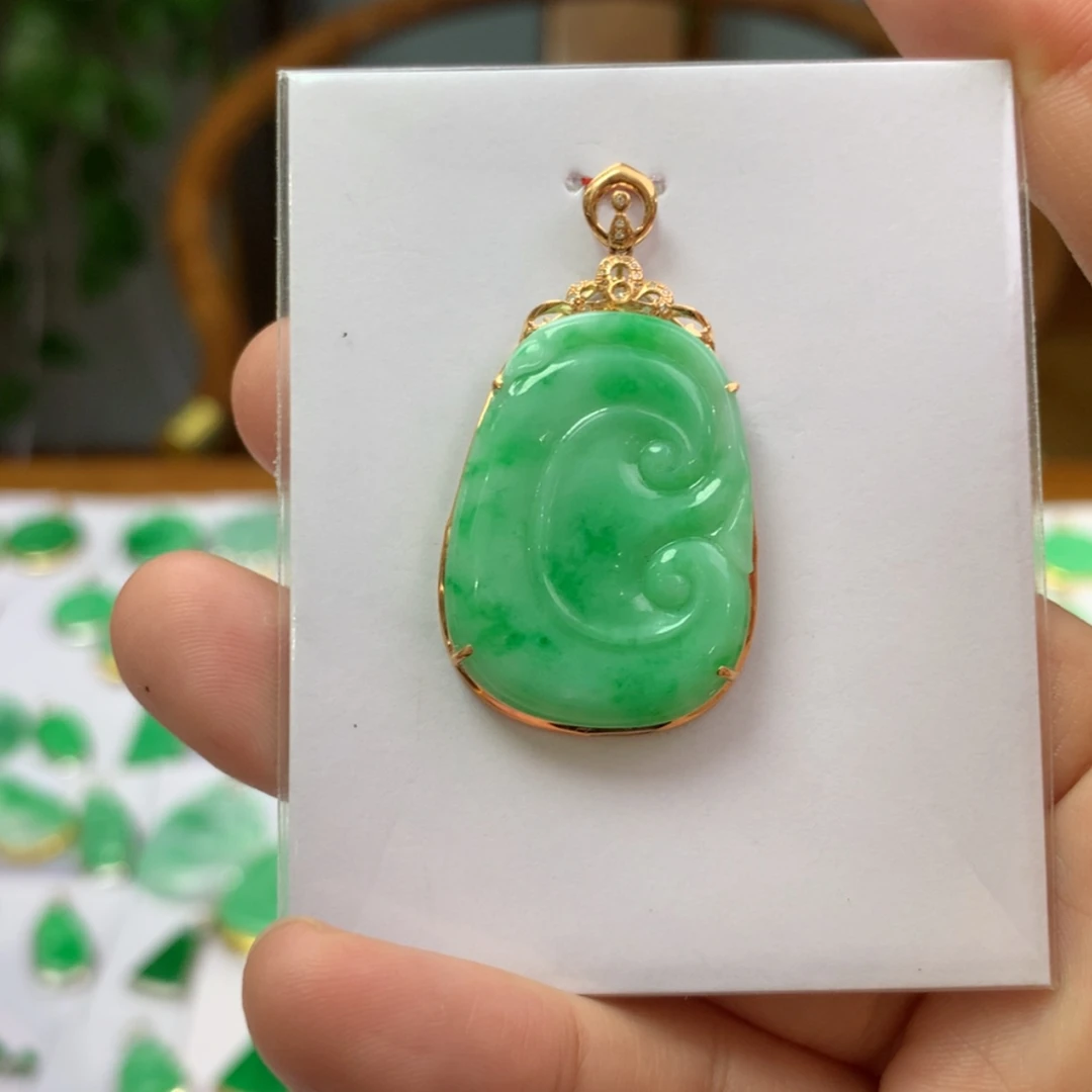 【闪购商品】翡翠颈饰18K金镶嵌翡翠首饰