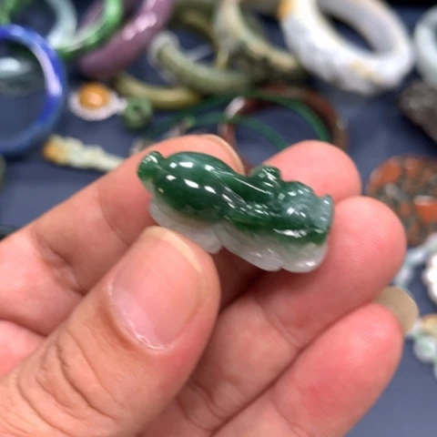 【闪购商品】颈饰未镶嵌翡翠心**惜