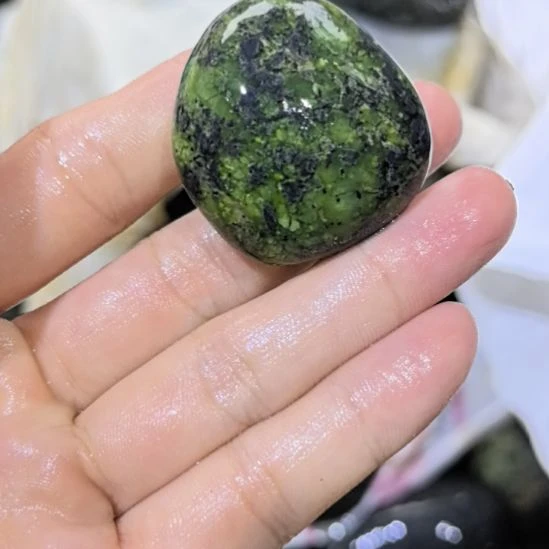 用***9木藏玉药王石原石一个