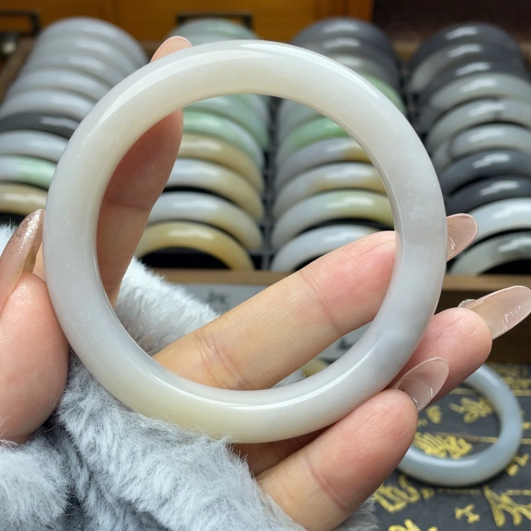 和田玉未镶嵌手镯福利58