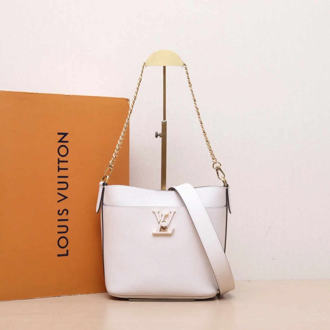 95新 LouisVuitton/路易威登 单肩包 皮革C 金扣 芯片 P215562494