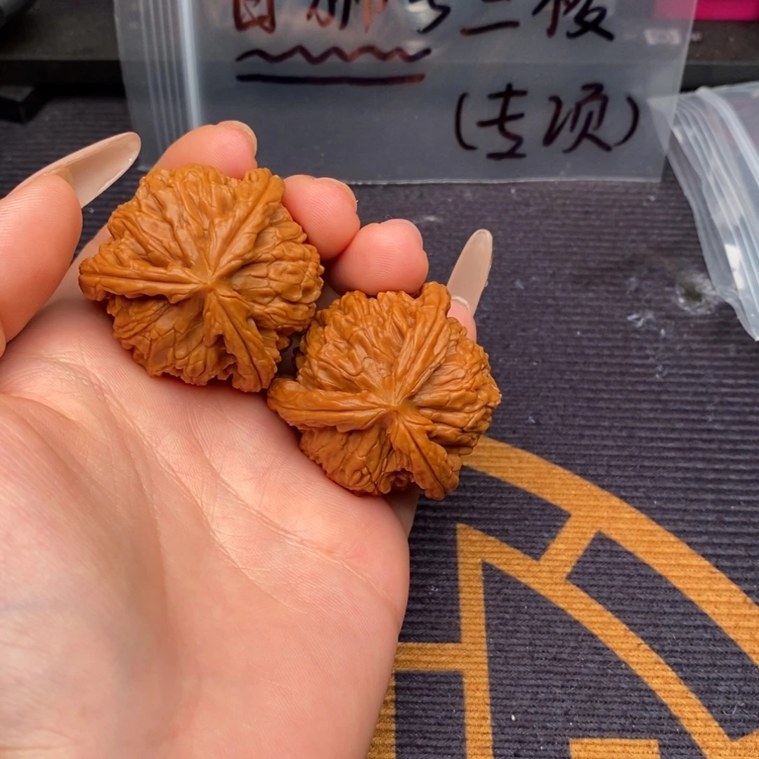 木***李吊坠文玩核桃白狮子