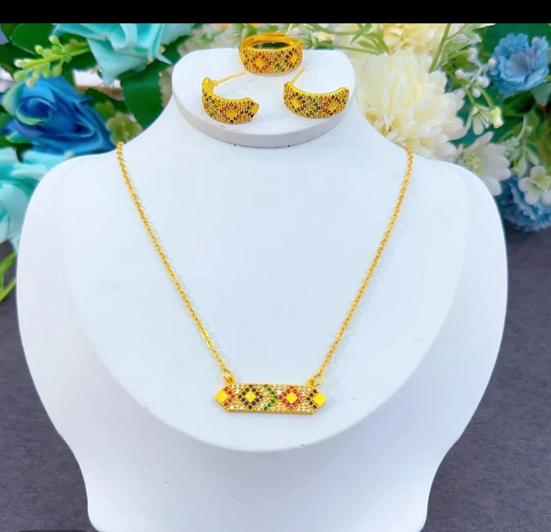 女士新款太钢不掉色三件套نېپال  ئالتۇن  پاسۇن