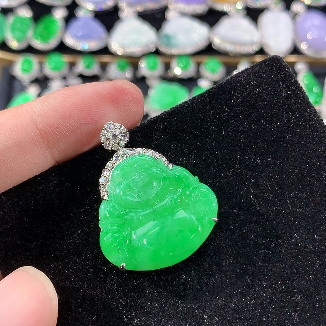 翡翠18K金镶嵌颈饰