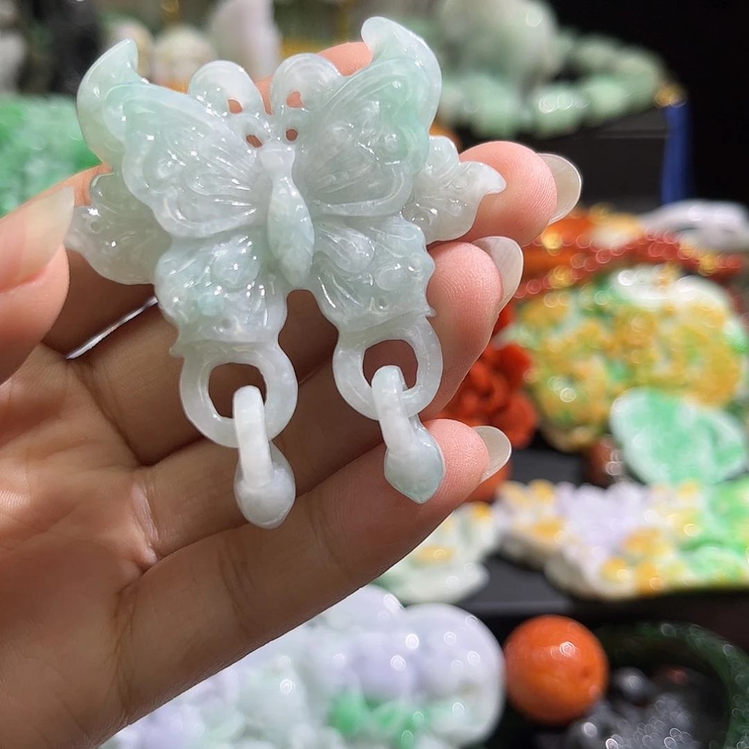 翡翠未镶嵌颈饰待编织