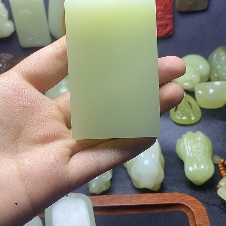 新疆昆仑玉晴水料