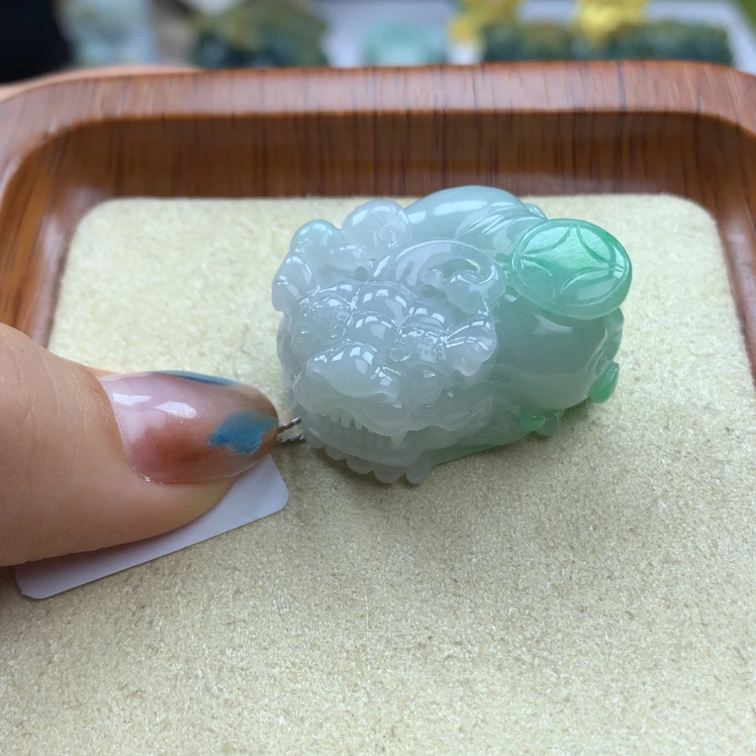 翡翠未镶嵌颈饰29