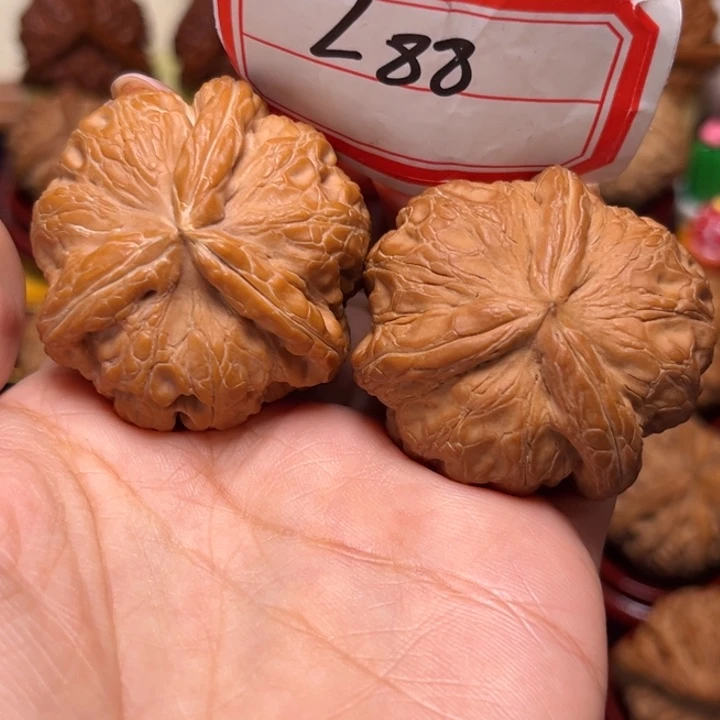 文玩核桃吊坠41全品粗筋元宝三棱88