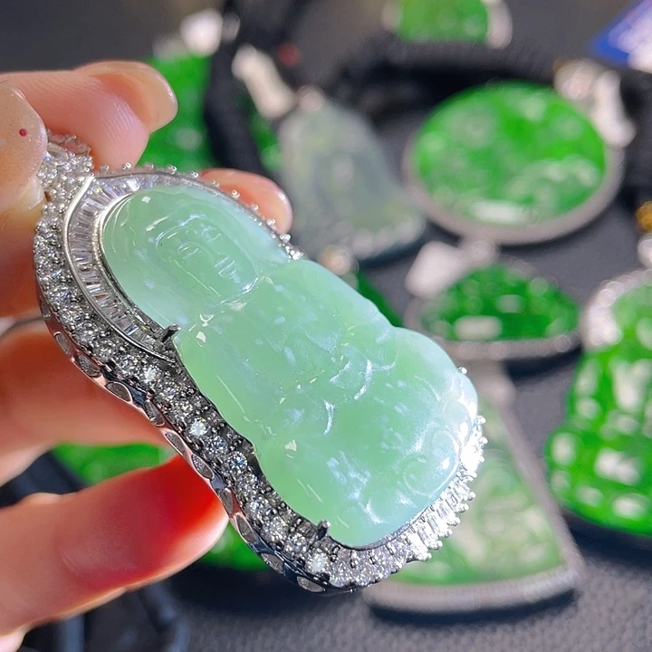 翡翠颈饰未镶嵌64，