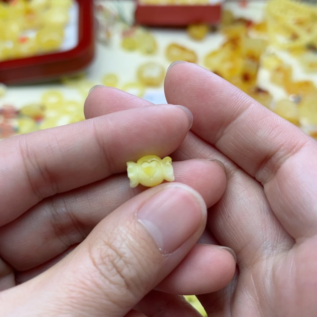 【闪购商品】蜜蜡裸石未镶嵌配饰