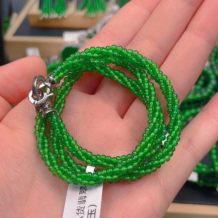 向***开翡翠未镶嵌颈饰麻花