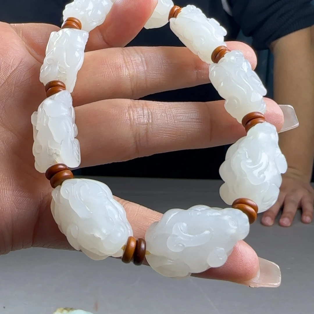 和田玉未镶嵌手串