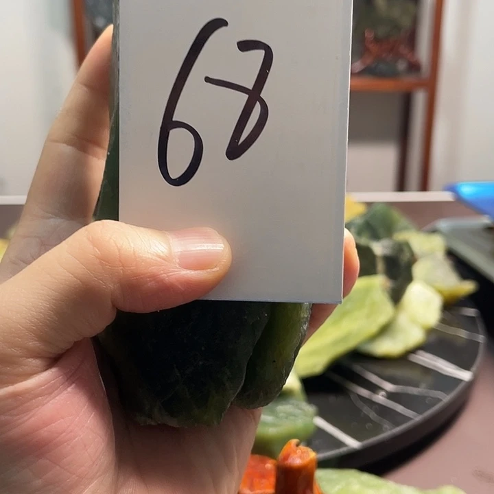 蛇纹石玉未镶嵌珠宝奇石