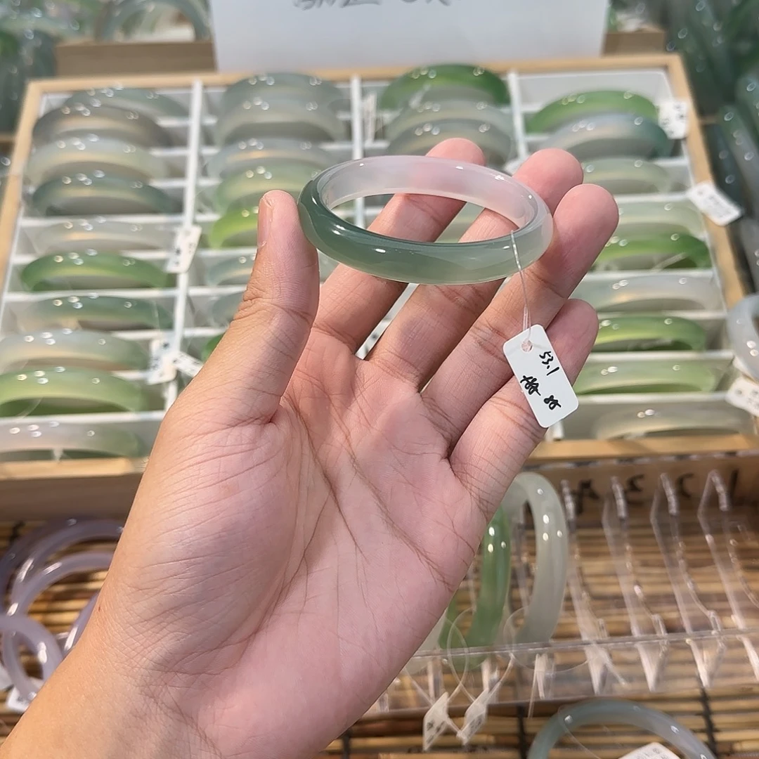 玛瑙/玉髓未镶嵌手镯圈口53.1