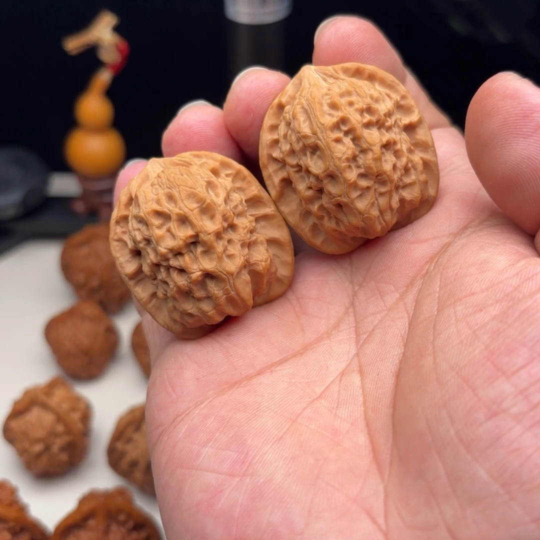 文玩核桃吊坠知足常乐