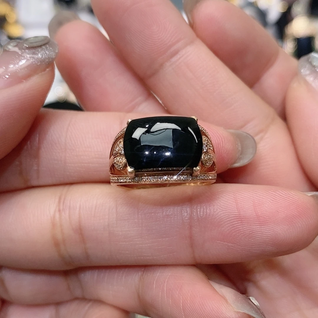 翡翠18K金镶嵌戒指