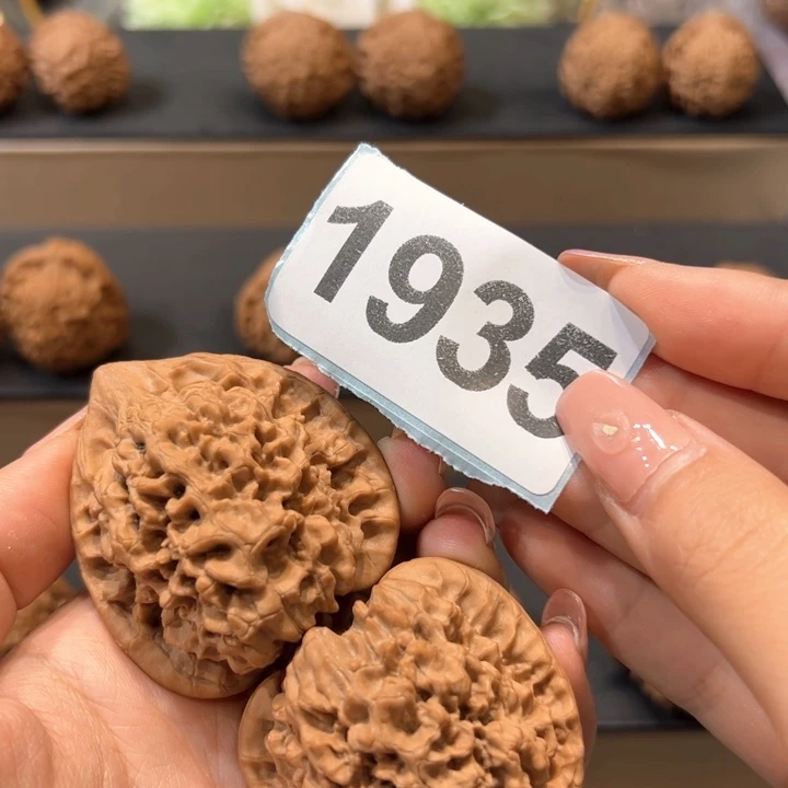 桃核吊坠文玩核桃麒麟纹官帽