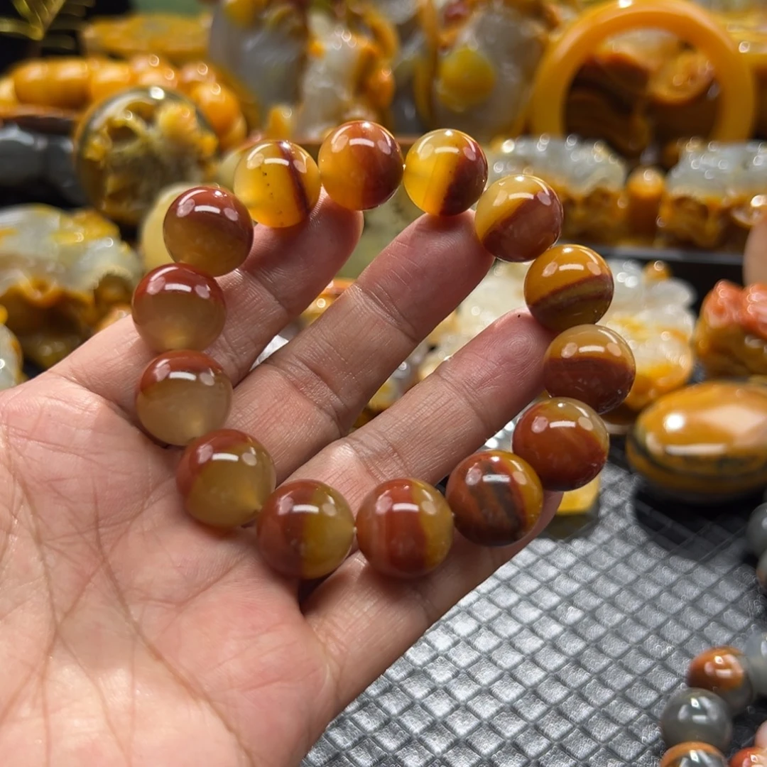 石英质玉未镶嵌颈饰