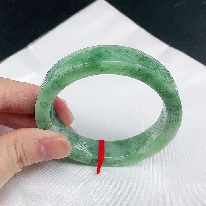 翡翠手镯未镶嵌圈57.6。2026