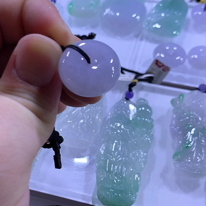 颈饰未镶嵌翡翠天然翡翠A货吊坠