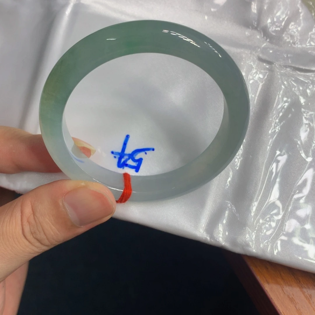 未镶嵌手镯（圆镯）翡翠翡翠手镯