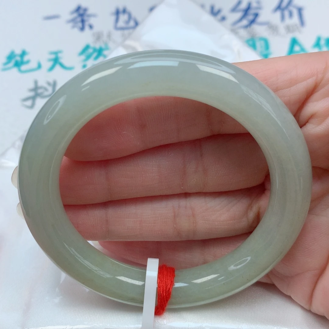 翡翠手镯未镶嵌54胖圆条 茶底 特色 无纹裂