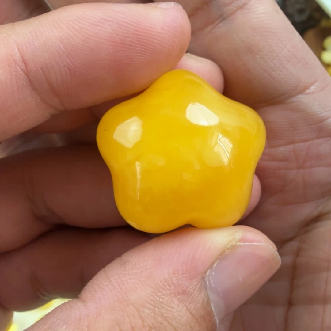 未镶嵌琥珀珠宝奇石