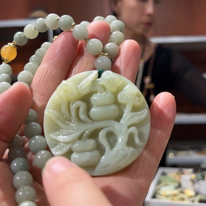 岫玉未镶嵌毛衣款