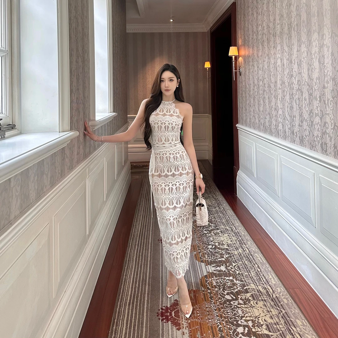 SX善喜白色高级感气质蕾丝无袖挂脖连衣裙修身性感约会礼服长裙子