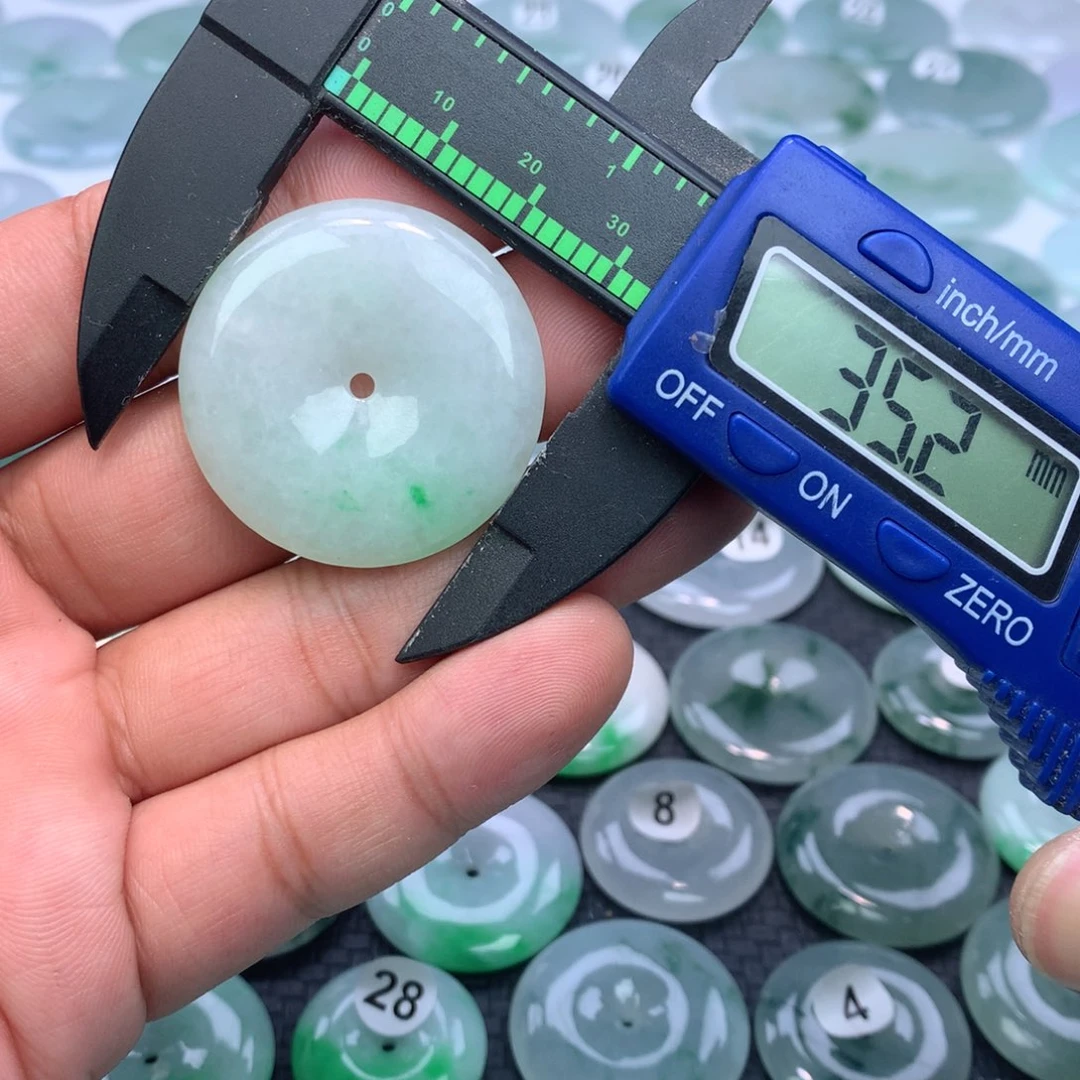 翡翠颈饰未镶嵌缅甸天然A货翡翠