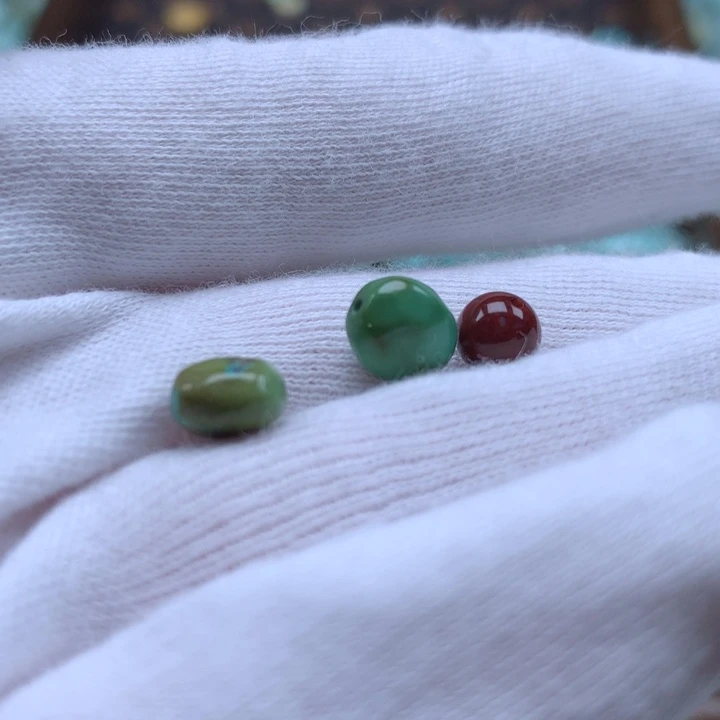 南红玛瑙未镶嵌珠宝奇石