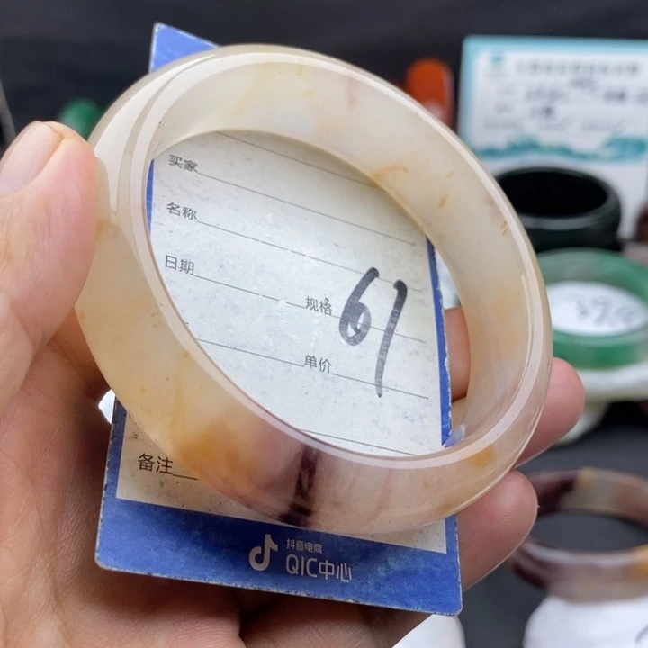 未镶嵌手镯石英质玉