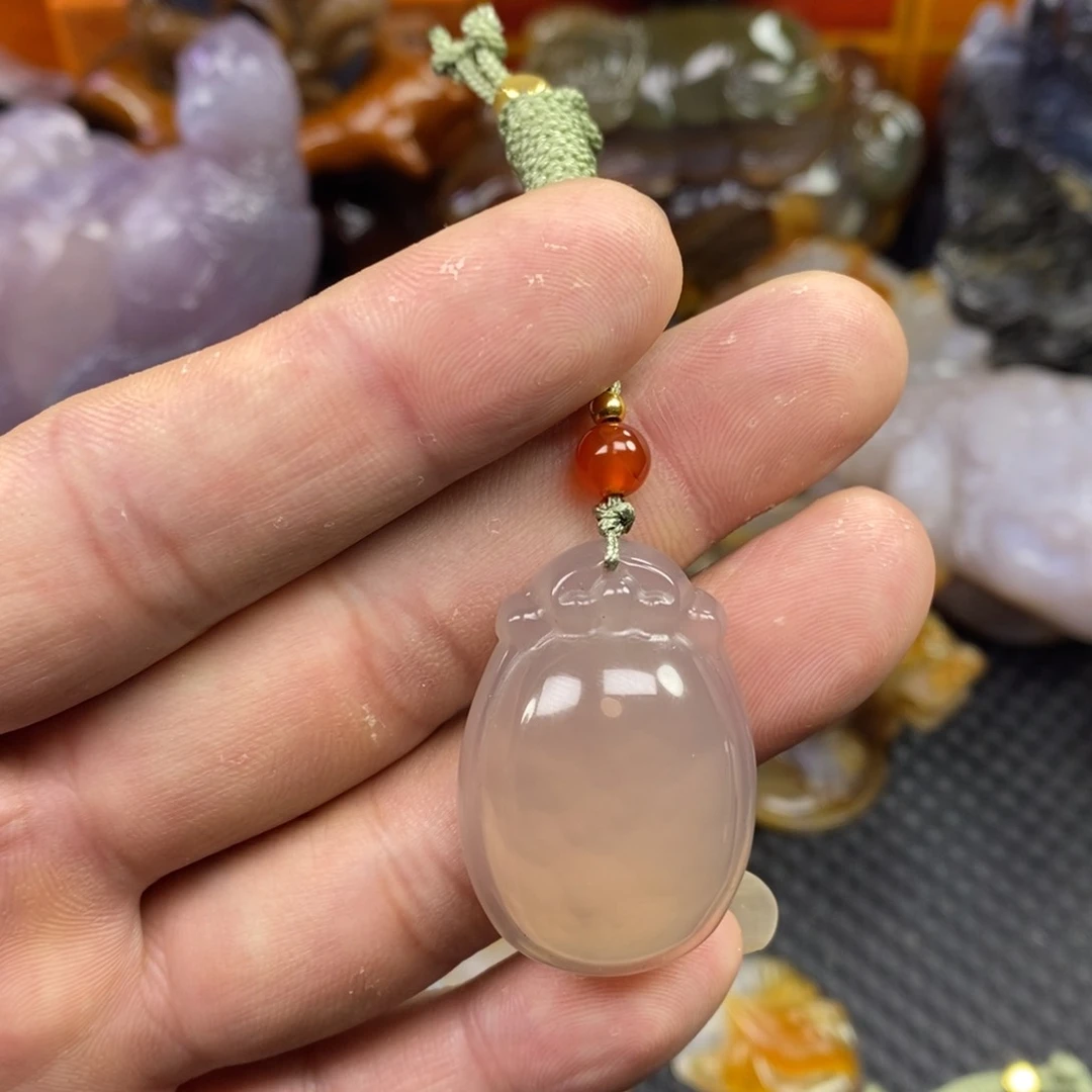 玛瑙/玉髓手把件未镶嵌从****?