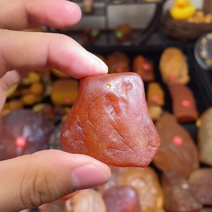 琥珀未镶嵌珠宝奇石