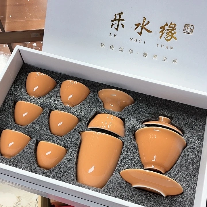 孤品茶具套装等。