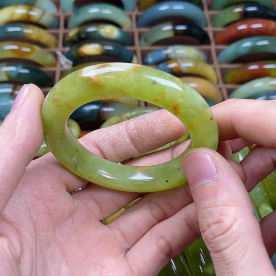 蛇纹石玉未镶嵌手镯