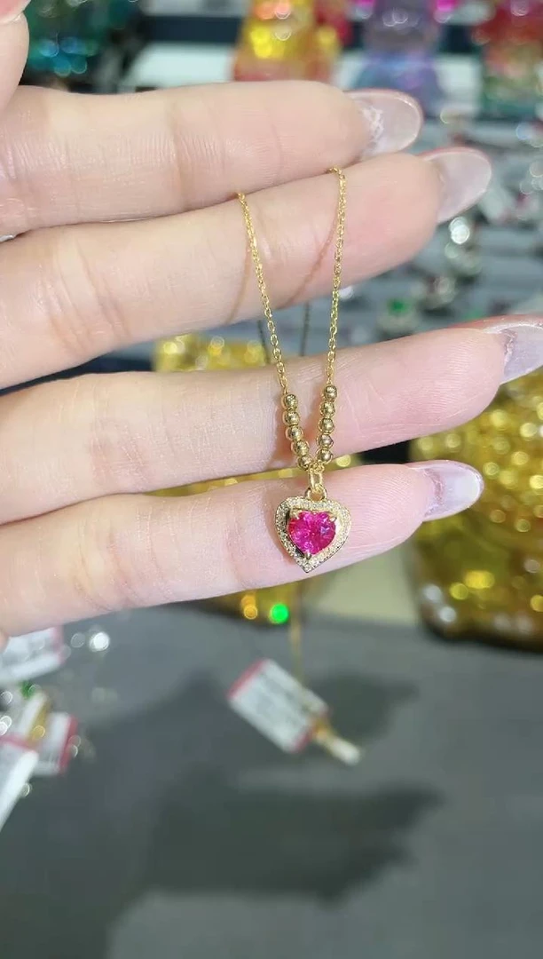 18K金镶嵌天然无烧红宝石项链爱心款
