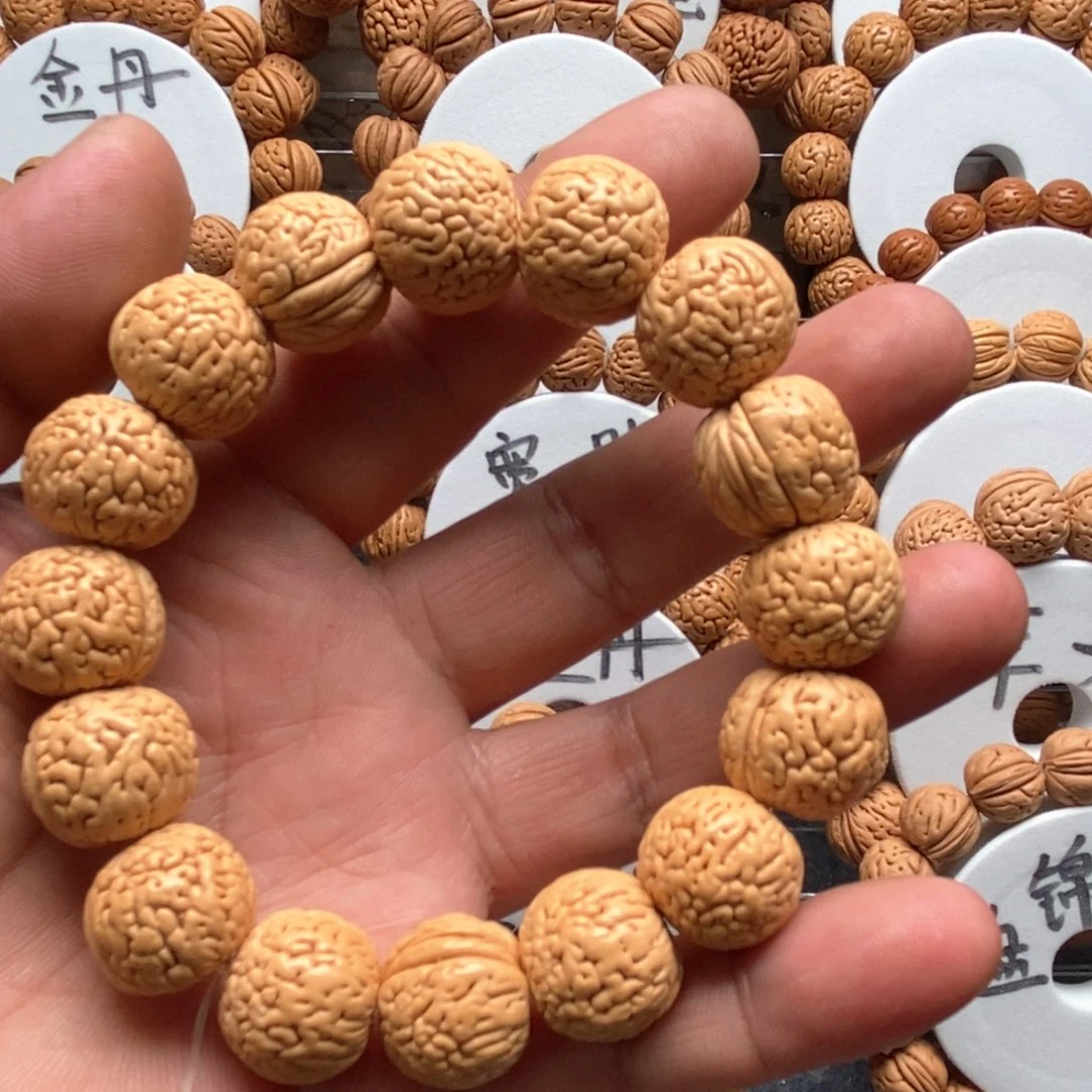 大***狼吊坠桃核精品桃核